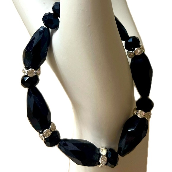 Fashion Glass Beaded Stretch
Bracelet (Black/Silver Accents) - Picture 1 of 1